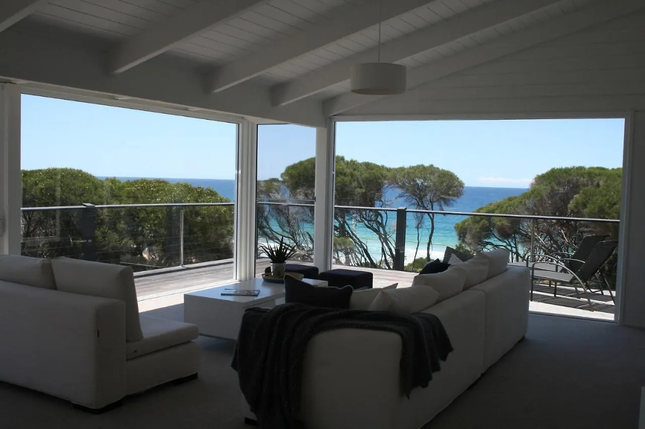 The Beach House At Tura Beach 0*,